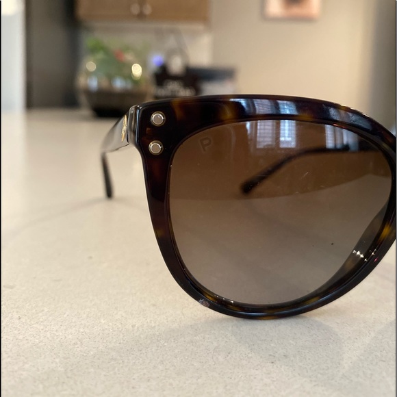 (SOLD PRIVATELY) Micheal kors polarized sunglasses - Picture 3 of 8